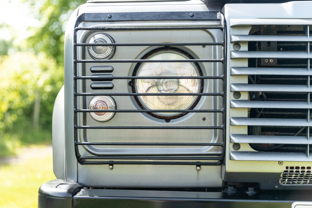 2011 Land Rover Defender 110 - Image 23 of 31