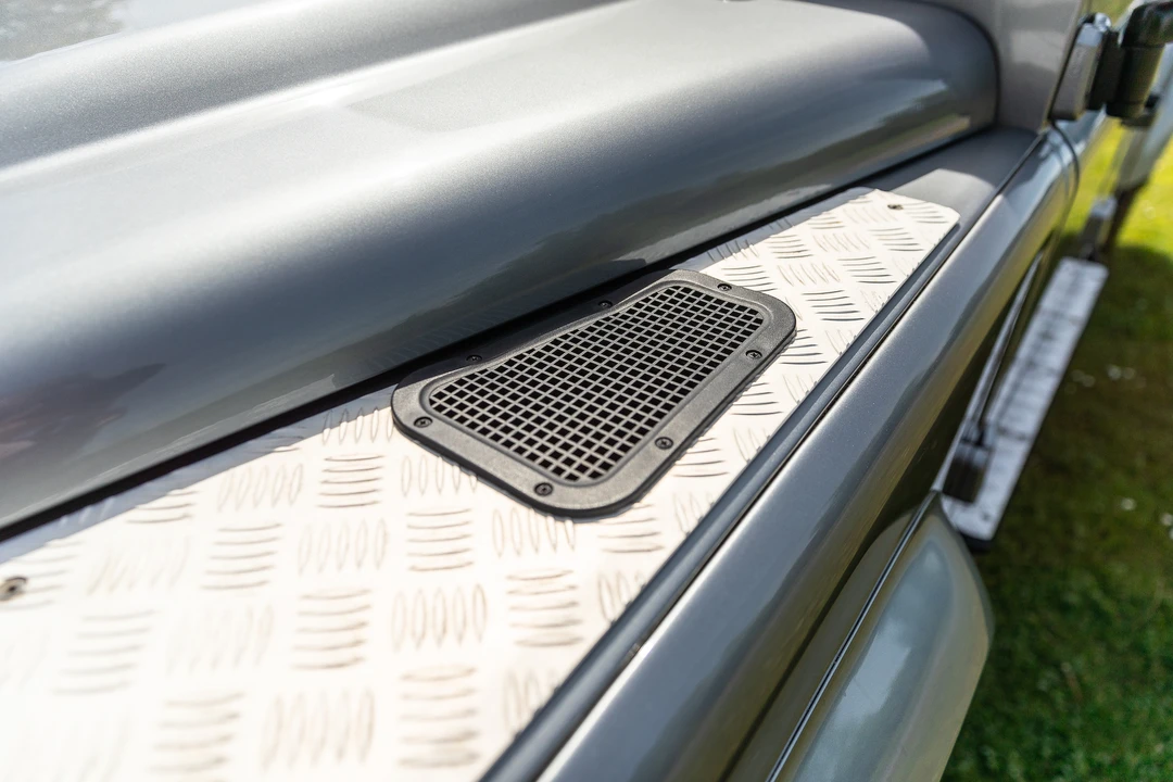 2011 Land Rover Defender 110 - Image 30 of 31