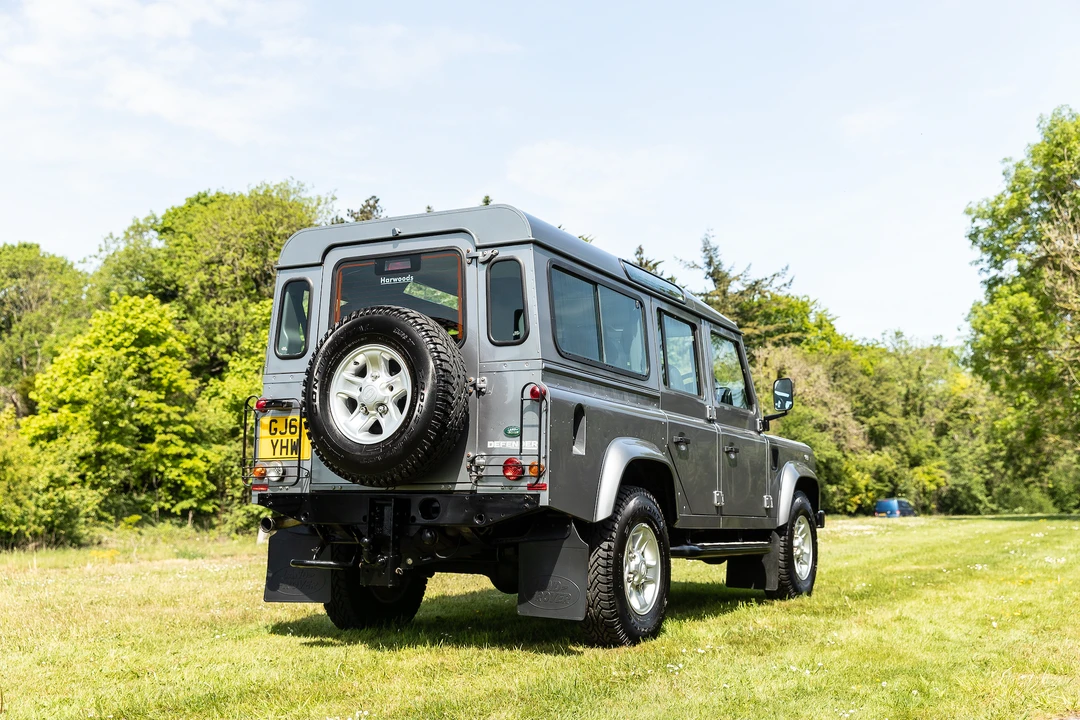 2011 Land Rover Defender 110 - Image 8 of 31