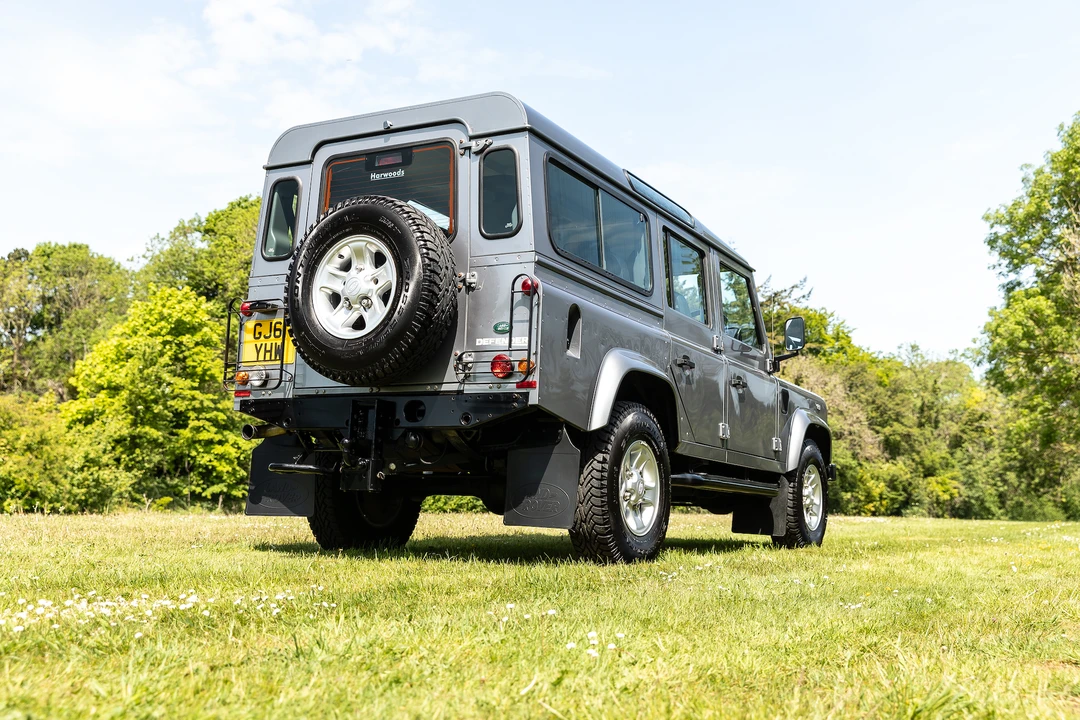 2011 Land Rover Defender 110 - Image 15 of 31
