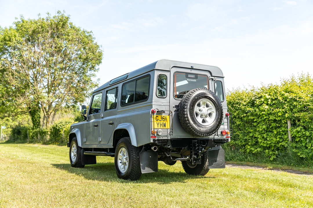 2011 Land Rover Defender 110 - Image 6 of 31