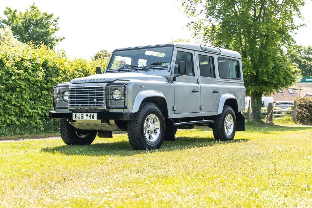 2011 Land Rover Defender 110 - Image 11 of 31