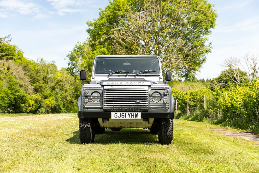 2011 Land Rover Defender 110 - Image 17 of 31