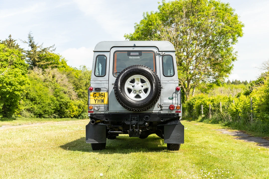 2011 Land Rover Defender 110 - Image 7 of 31