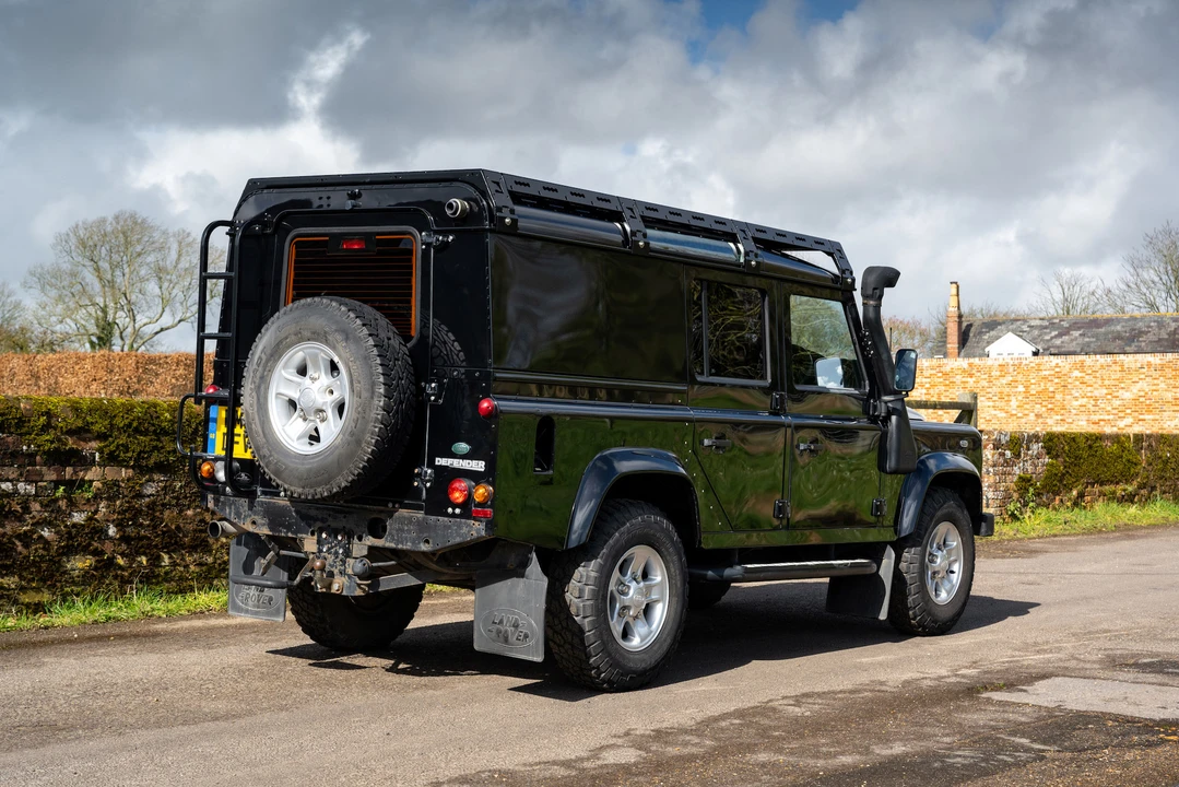 2011 Land Rover Defender 110 - Image 6 of 31