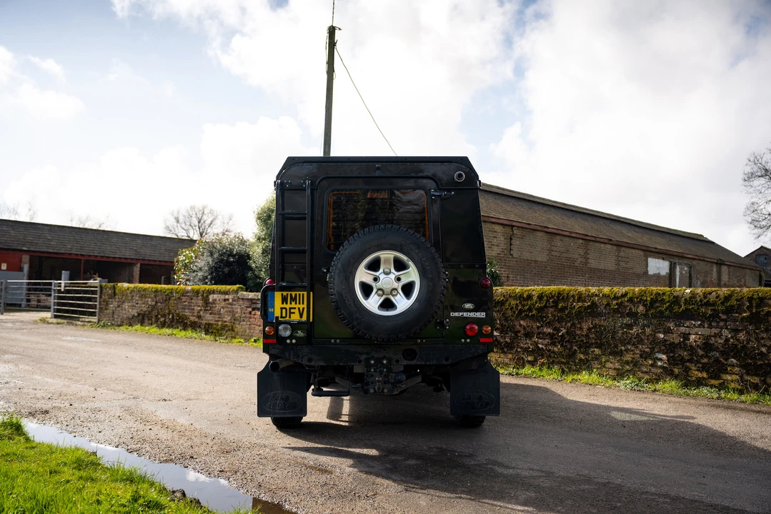 2011 Land Rover Defender 110 - Image 7 of 31