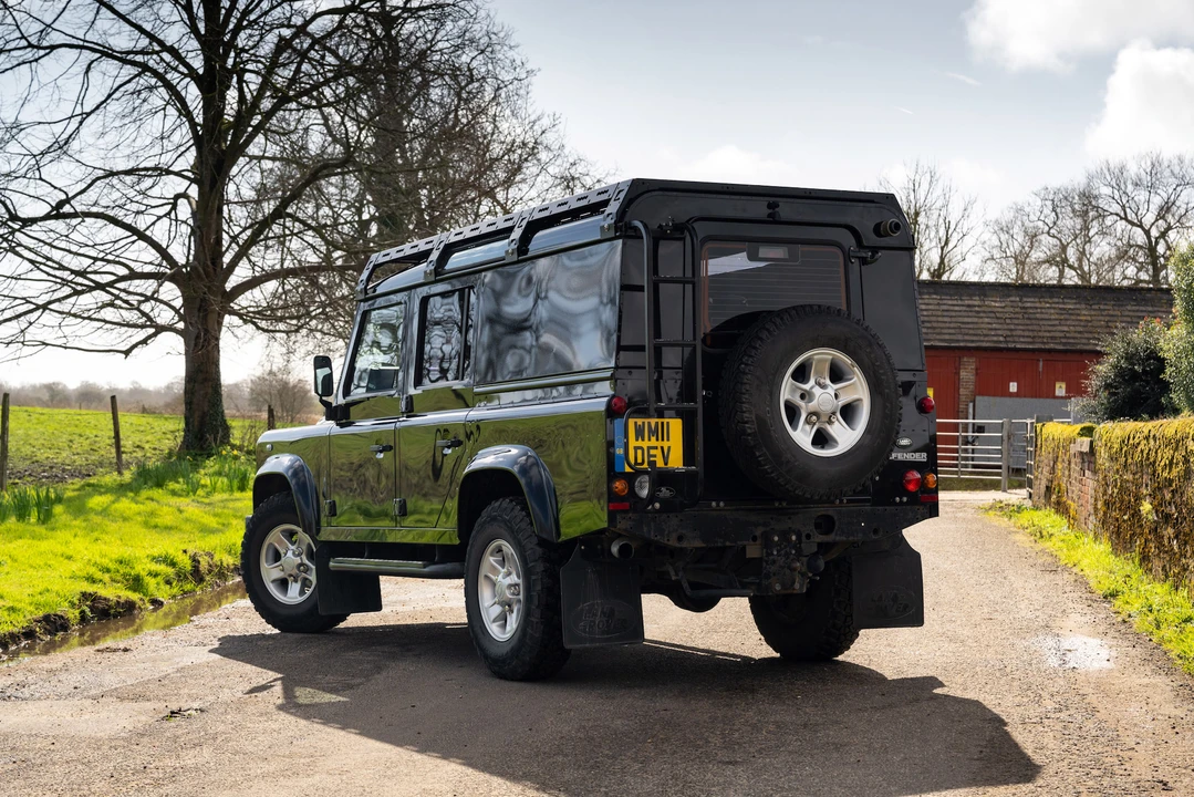 2011 Land Rover Defender 110 - Image 8 of 31