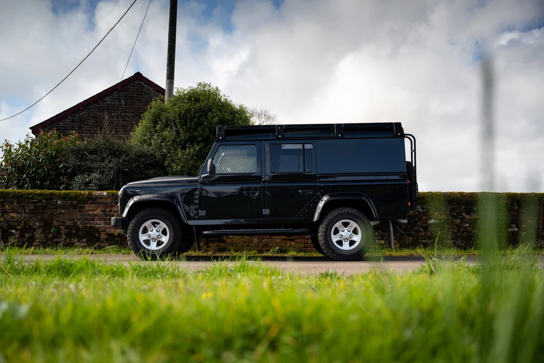 2011 Land Rover Defender 110 - Image 11 of 31