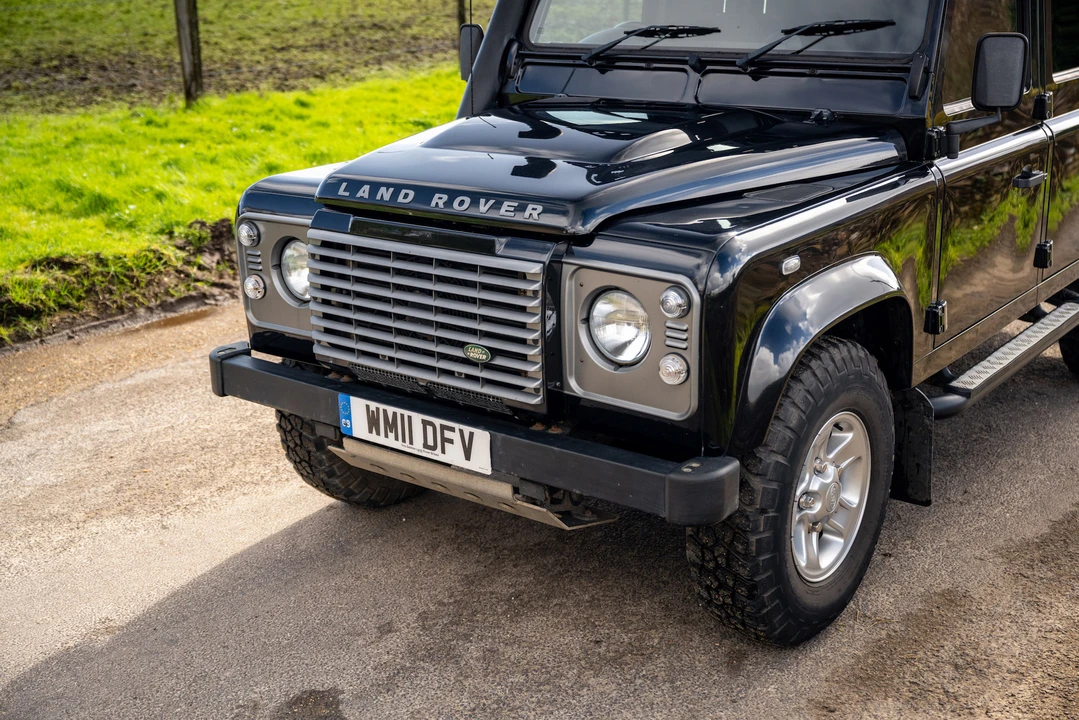 2011 Land Rover Defender 110 - Image 18 of 31