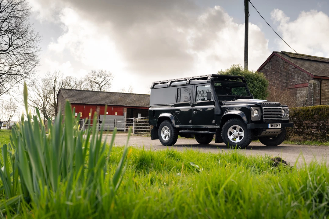2011 Land Rover Defender 110 - Image 13 of 31