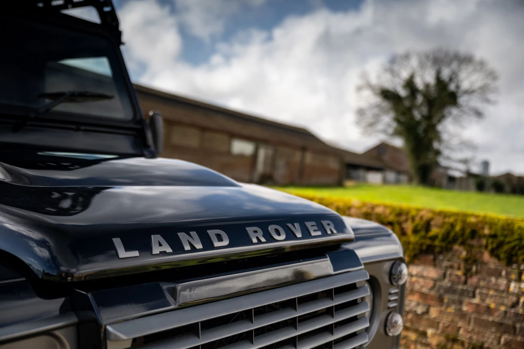 2011 Land Rover Defender 110 - Image 23 of 31