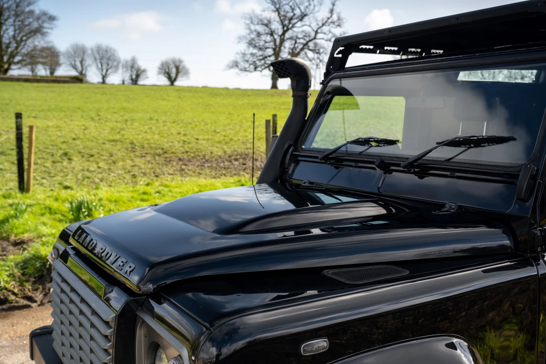 2011 Land Rover Defender 110 - Image 27 of 31