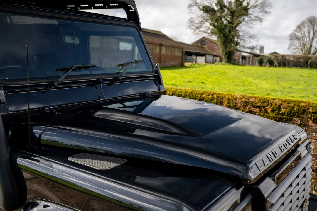 2011 Land Rover Defender 110 - Image 28 of 31