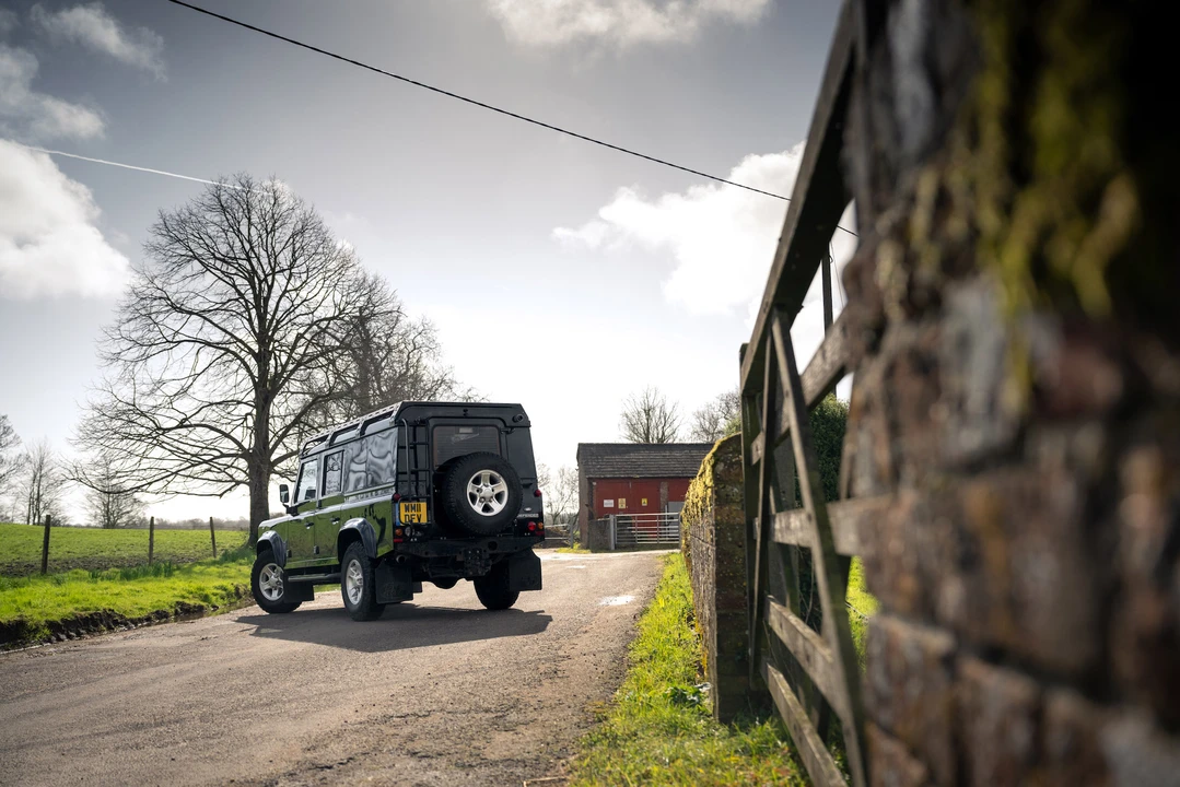 2011 Land Rover Defender 110 - Image 22 of 31