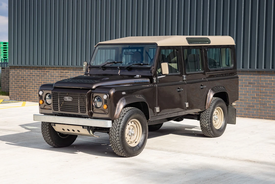2011 Land Rover Defender 110 - Image 2 of 31