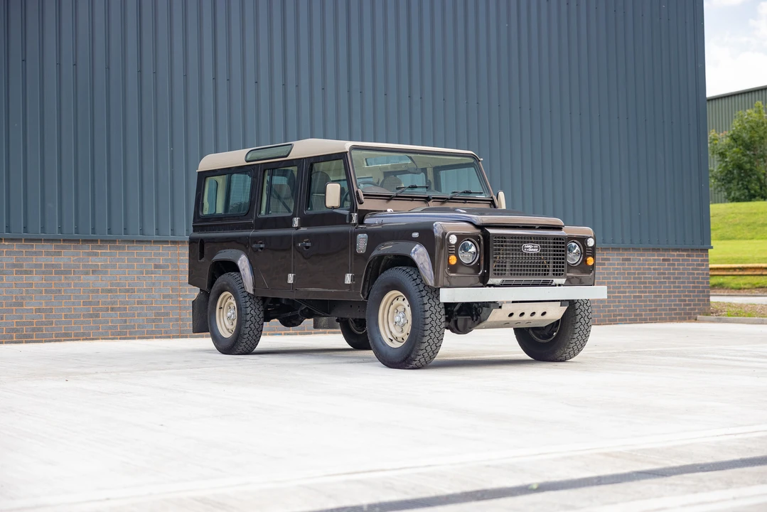 2011 Land Rover Defender 110 - Image 3 of 31
