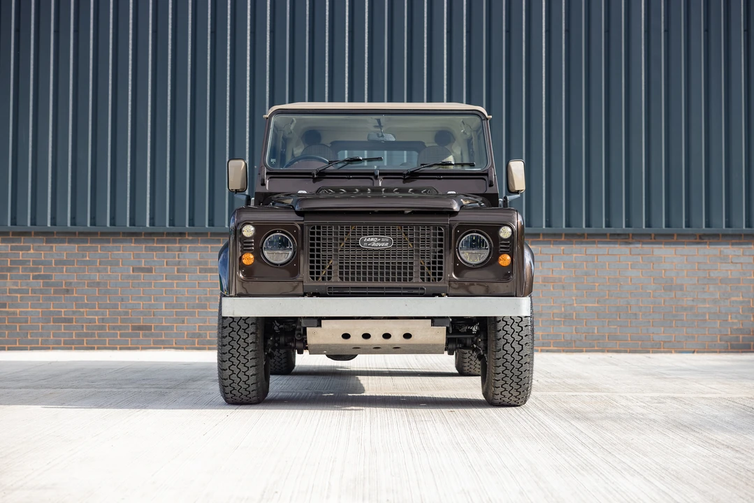 2011 Land Rover Defender 110 - Image 4 of 31