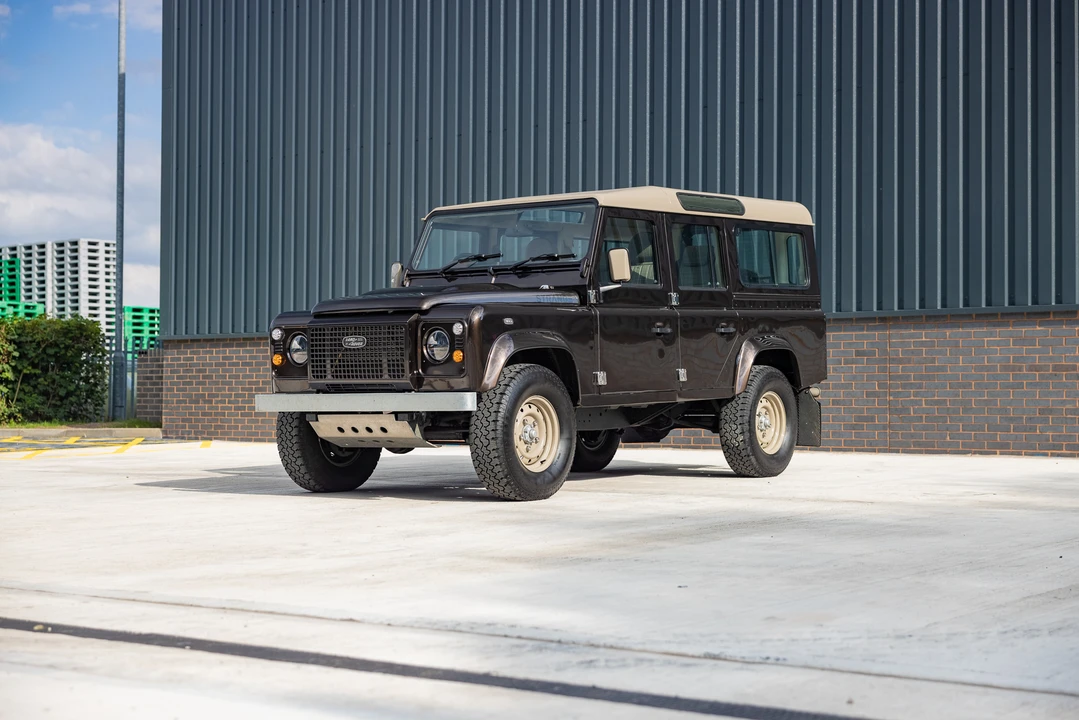 2011 Land Rover Defender 110 - Image 5 of 31