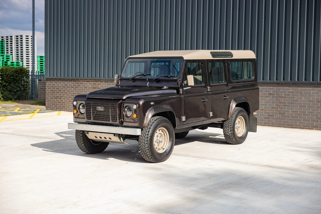 2011 Land Rover Defender 110 - Image 13 of 31