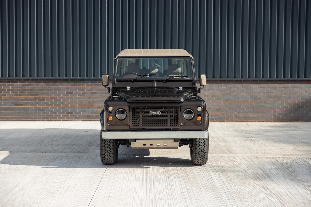 2011 Land Rover Defender 110 - Image 12 of 31