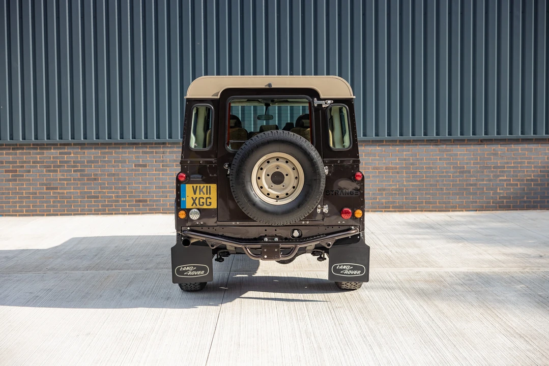 2011 Land Rover Defender 110 - Image 8 of 31