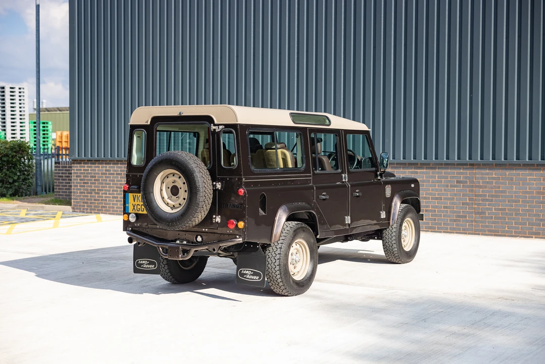 2011 Land Rover Defender 110 - Image 9 of 31