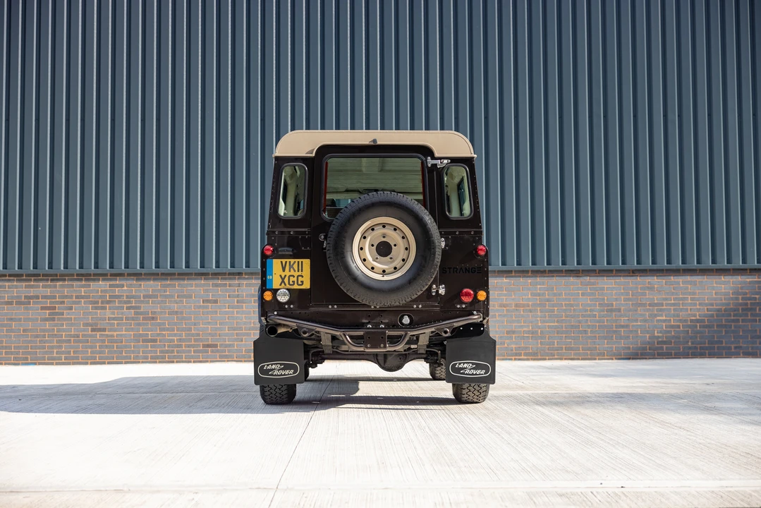 2011 Land Rover Defender 110 - Image 16 of 31