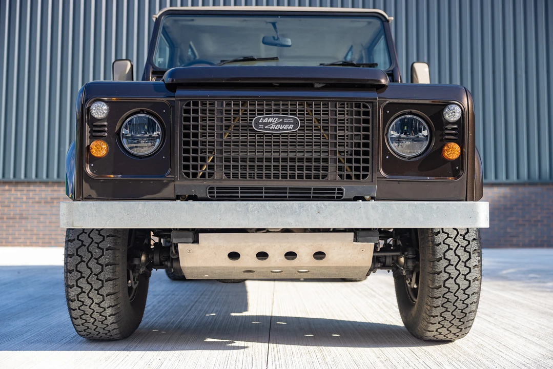 2011 Land Rover Defender 110 - Image 24 of 31