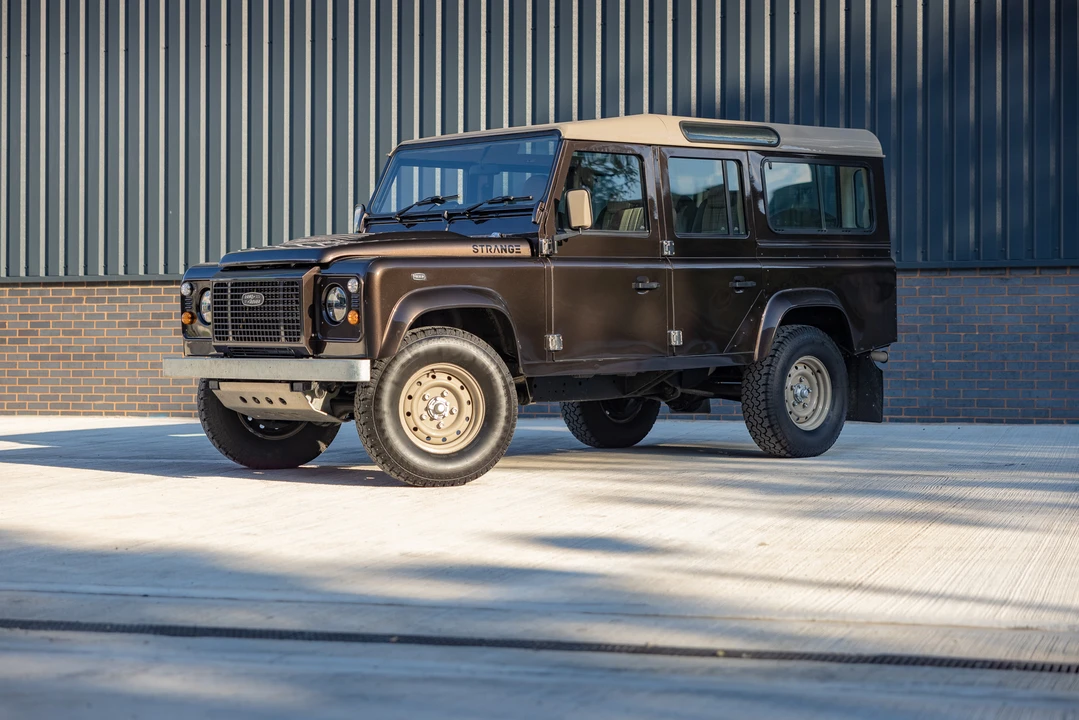2011 Land Rover Defender 110 - Image 26 of 31