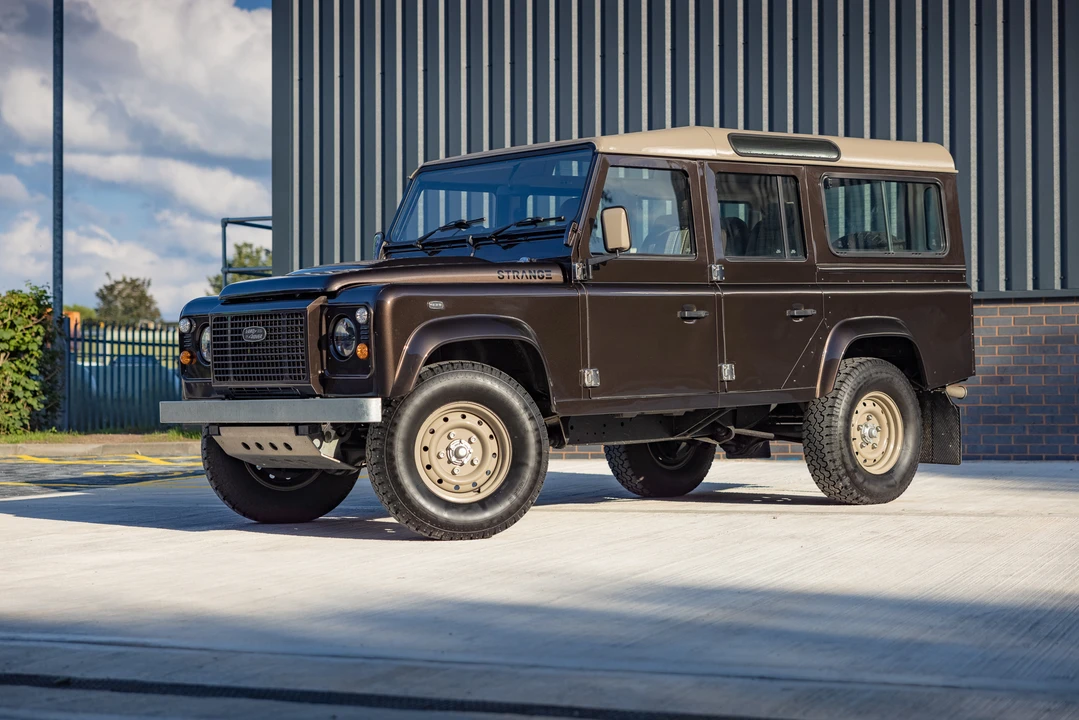 2011 Land Rover Defender 110 - Image 27 of 31