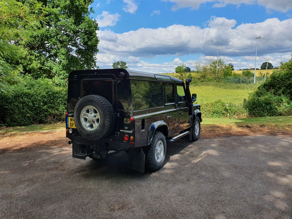 2011 Land Rover Defender 110 - Image 13 of 31