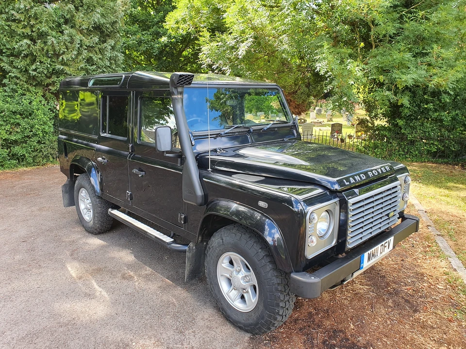 2011 Land Rover Defender 110 - Image 18 of 31