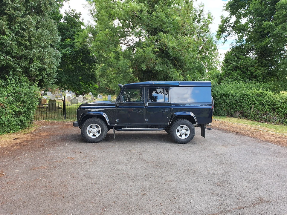 2011 Land Rover Defender 110 - Image 21 of 31