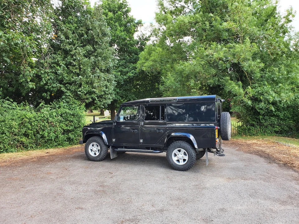 2011 Land Rover Defender 110 - Image 22 of 31