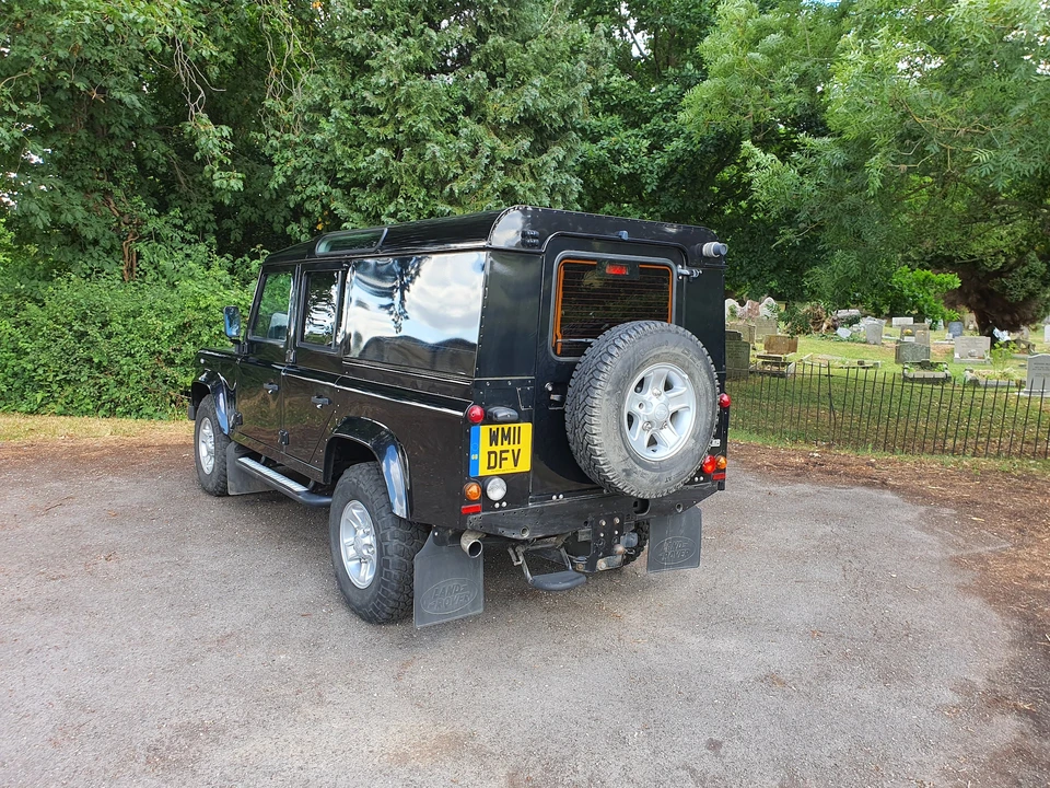 2011 Land Rover Defender 110 - Image 25 of 31