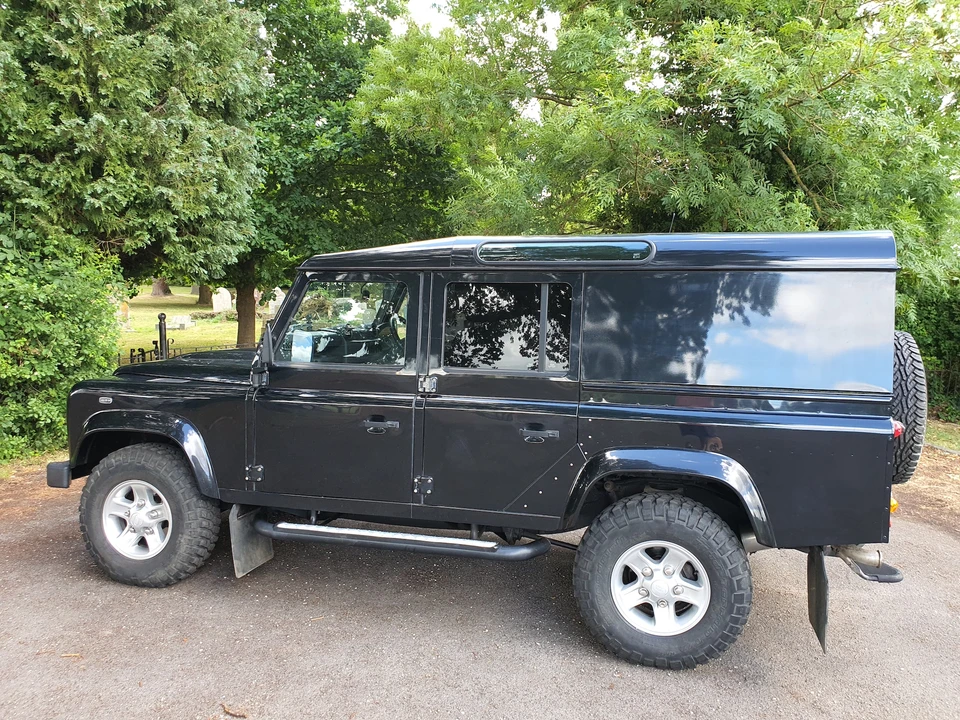 2011 Land Rover Defender 110 - Image 27 of 31