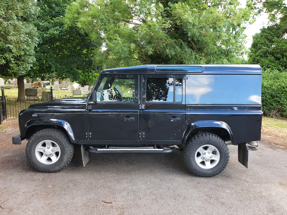 2011 Land Rover Defender 110 - Image 28 of 31