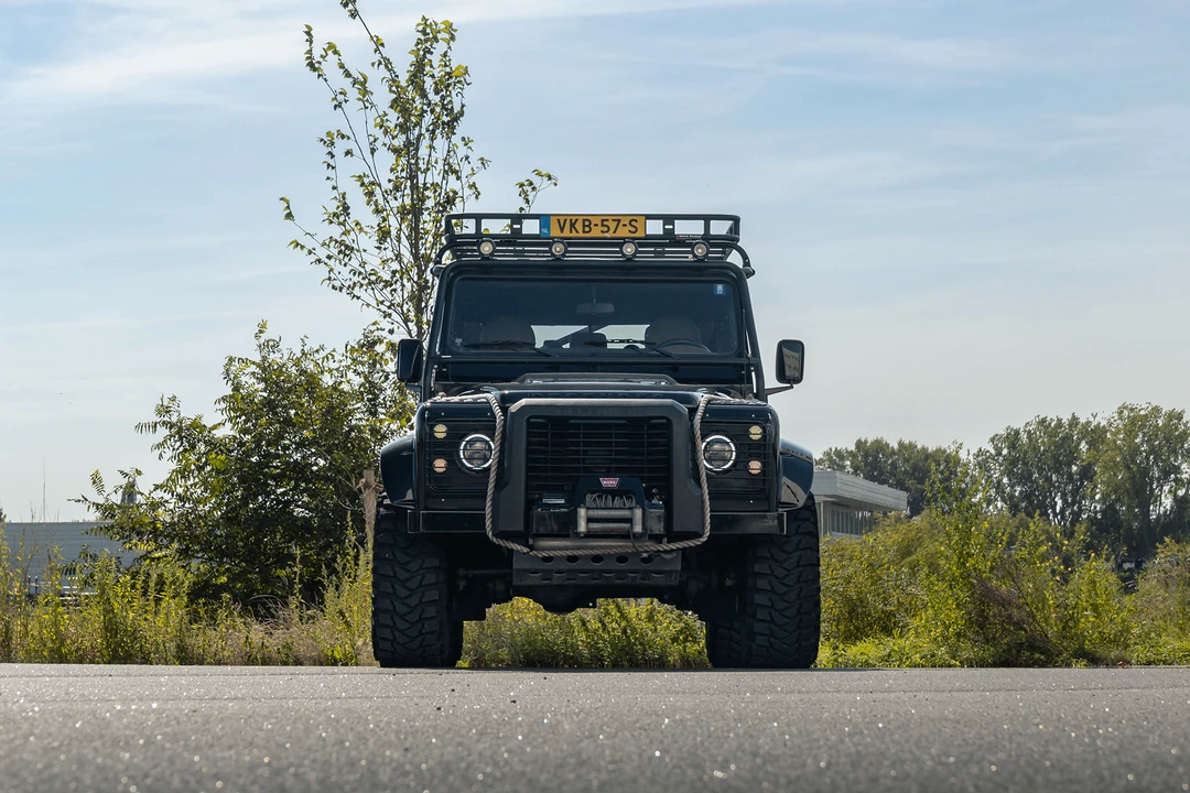 2011 Land Rover Defender 130 - Image 3 of 31