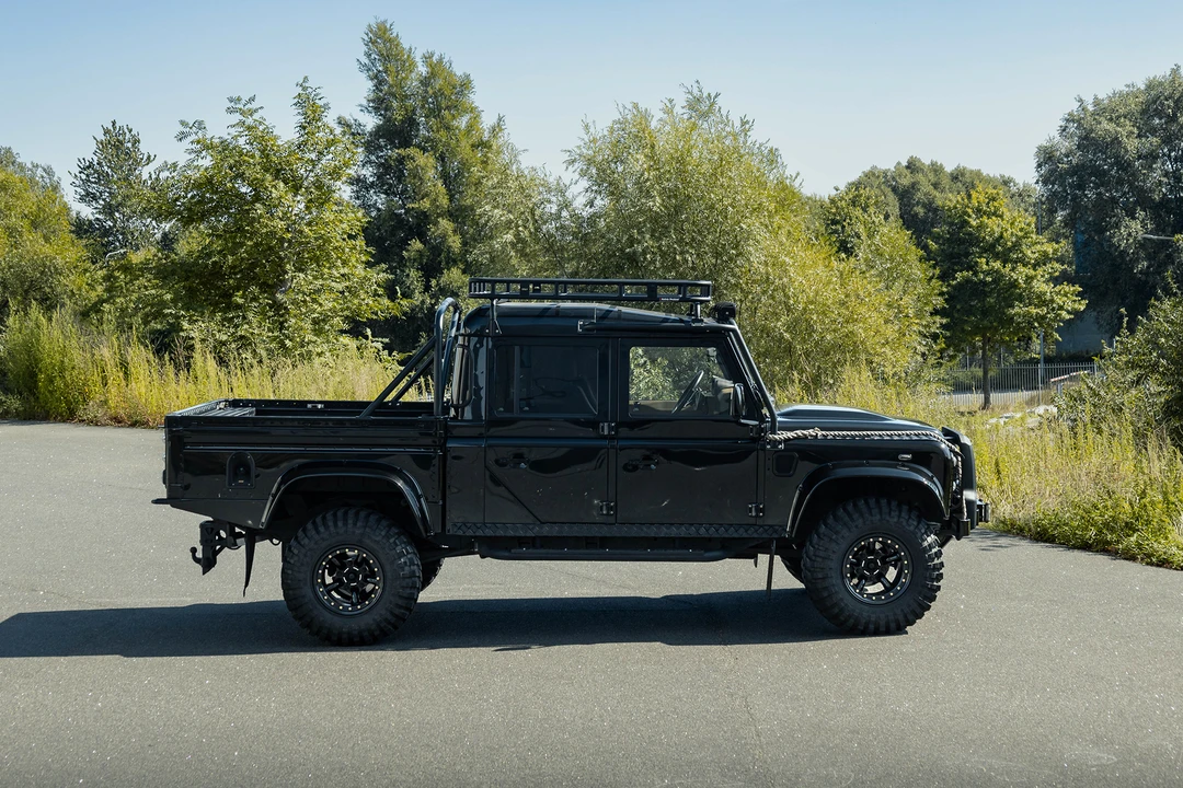 2011 Land Rover Defender 130 - Image 16 of 31