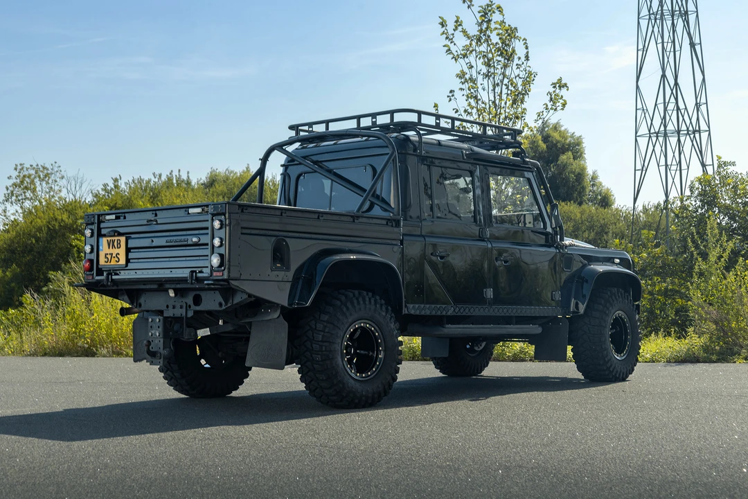 2011 Land Rover Defender 130 - Image 15 of 31