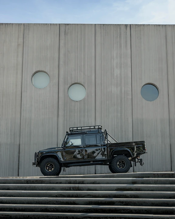 2011 Land Rover Defender 130 - Image 28 of 31