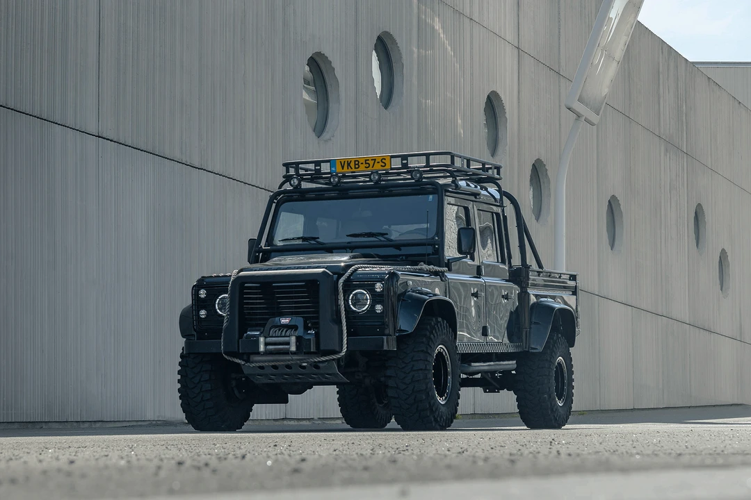 2011 Land Rover Defender 130 - Image 4 of 31