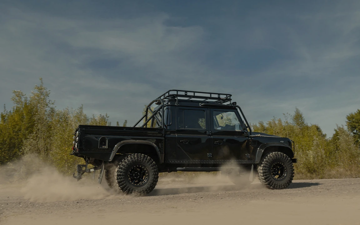 2011 Land Rover Defender 130 - Image 23 of 31