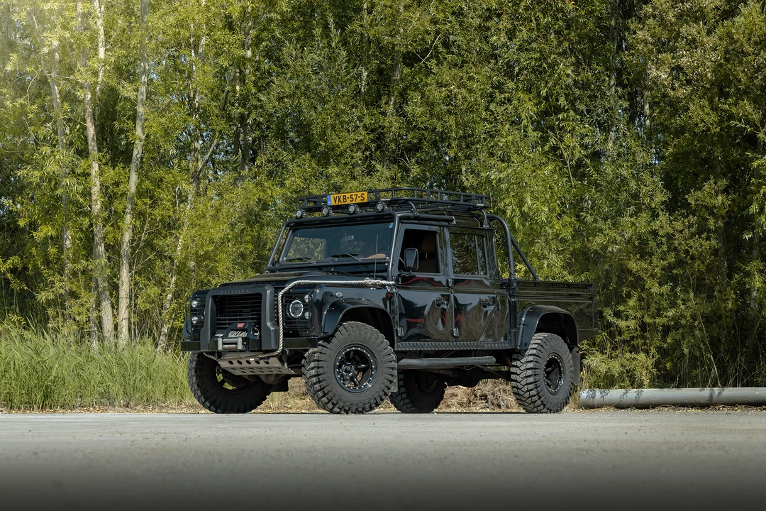 2011 Land Rover Defender 130 - Image 17 of 31