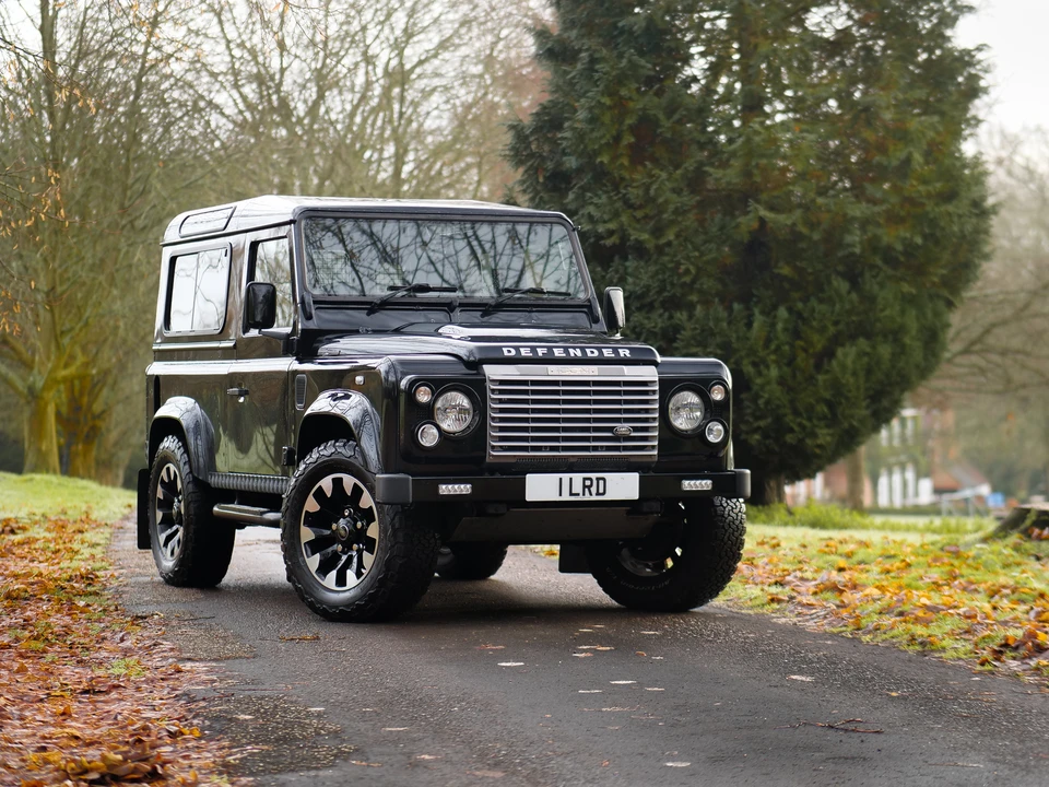2011 Land Rover Defender 90 - Image 10 of 31
