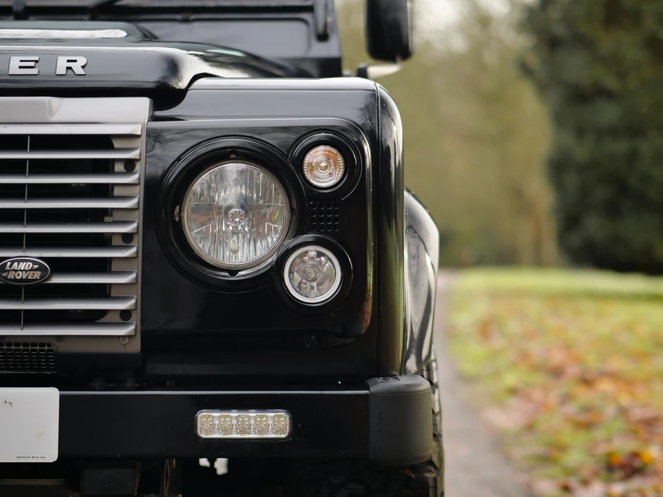 2011 Land Rover Defender 90 - Image 20 of 31