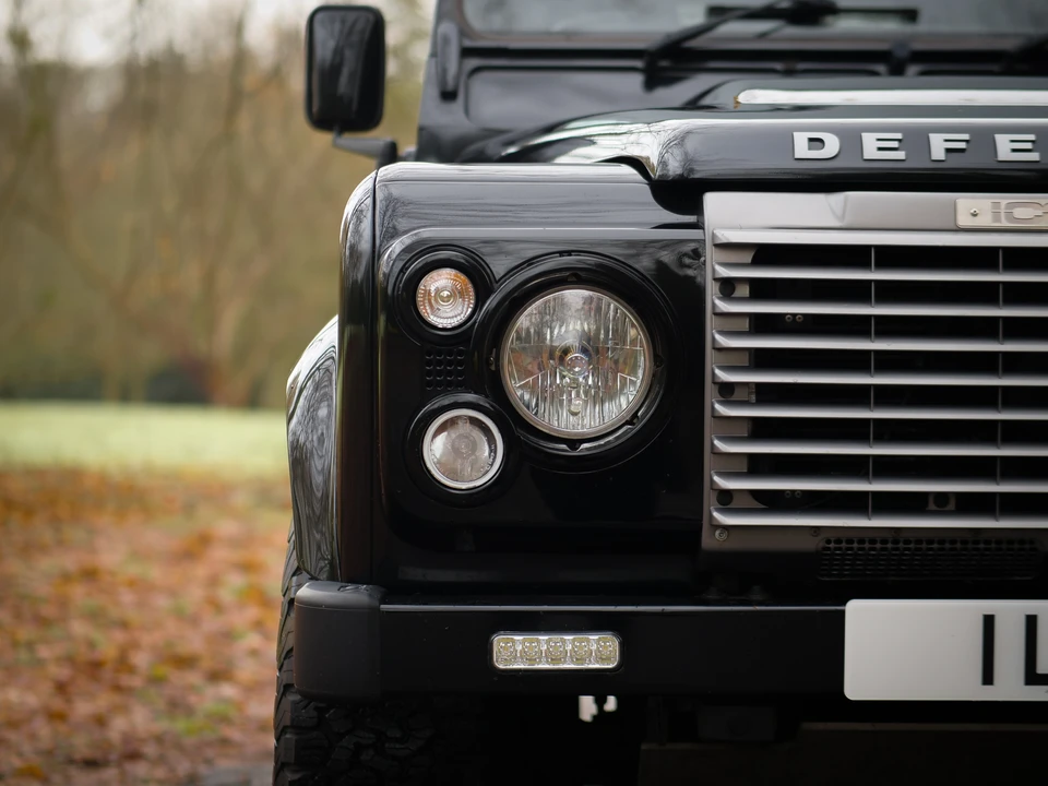 2011 Land Rover Defender 90 - Image 21 of 31