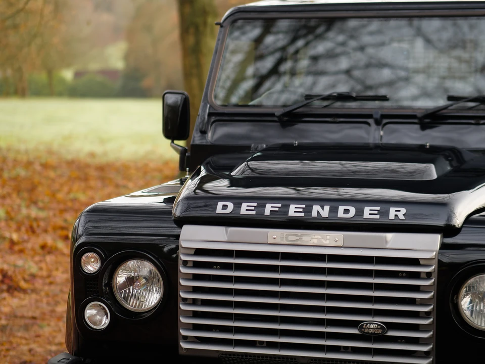 2011 Land Rover Defender 90 - Image 22 of 31