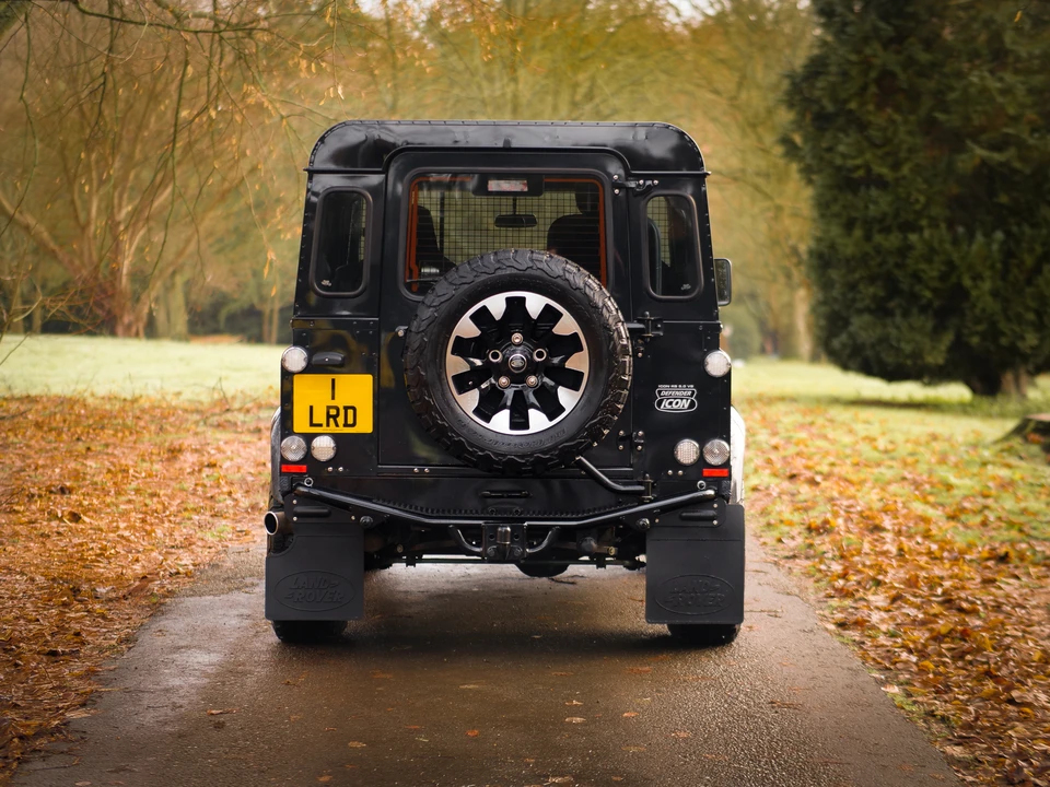2011 Land Rover Defender 90 - Image 7 of 31