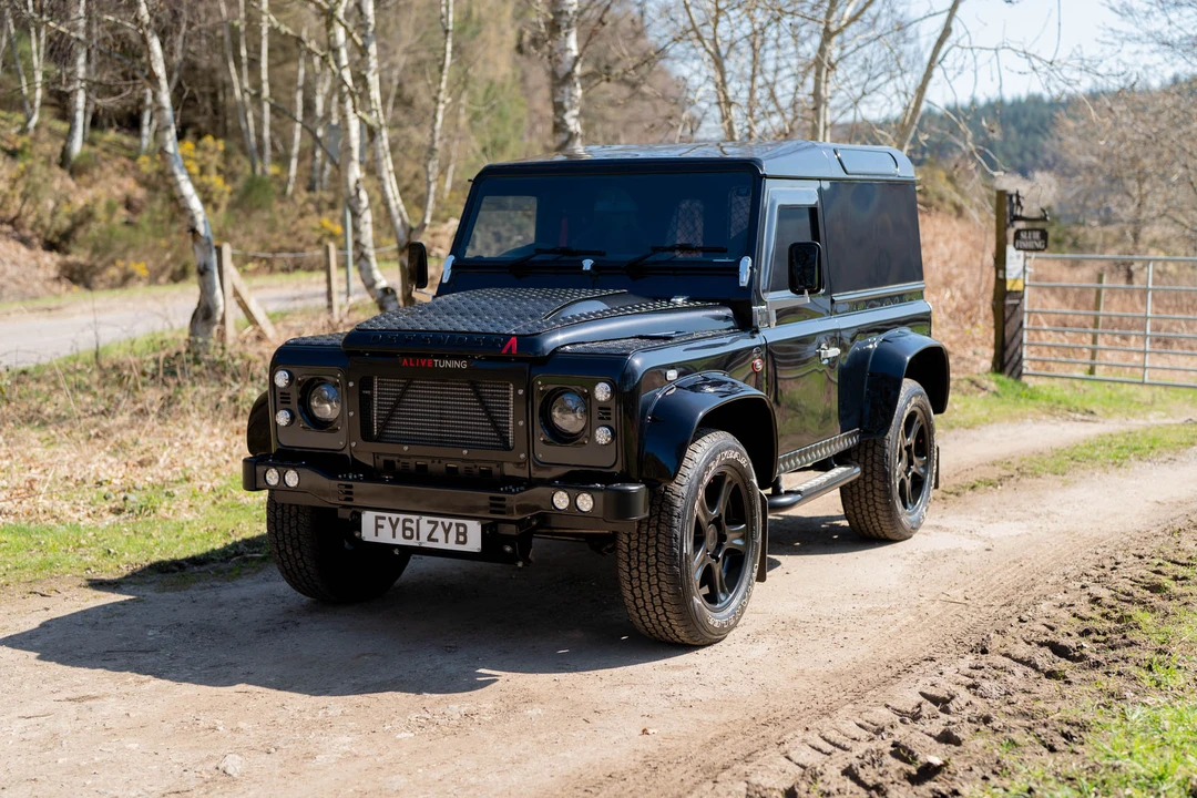 2011 Land Rover Defender 90 - Image 12 of 31